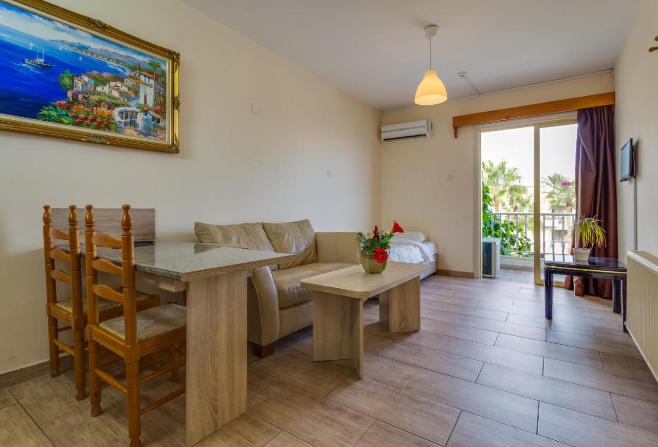 Antonis G. Hotel Apartments 보로클리니 외부 사진