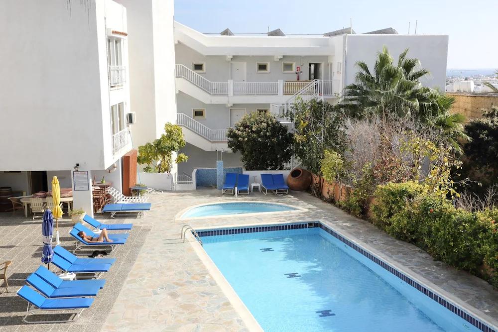 Antonis G. Hotel Apartments 보로클리니 외부 사진
