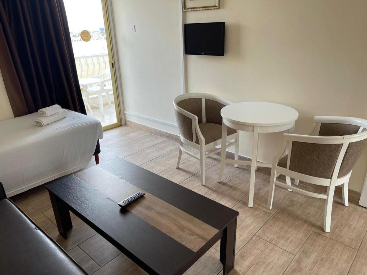 Antonis G. Hotel Apartments 보로클리니 외부 사진