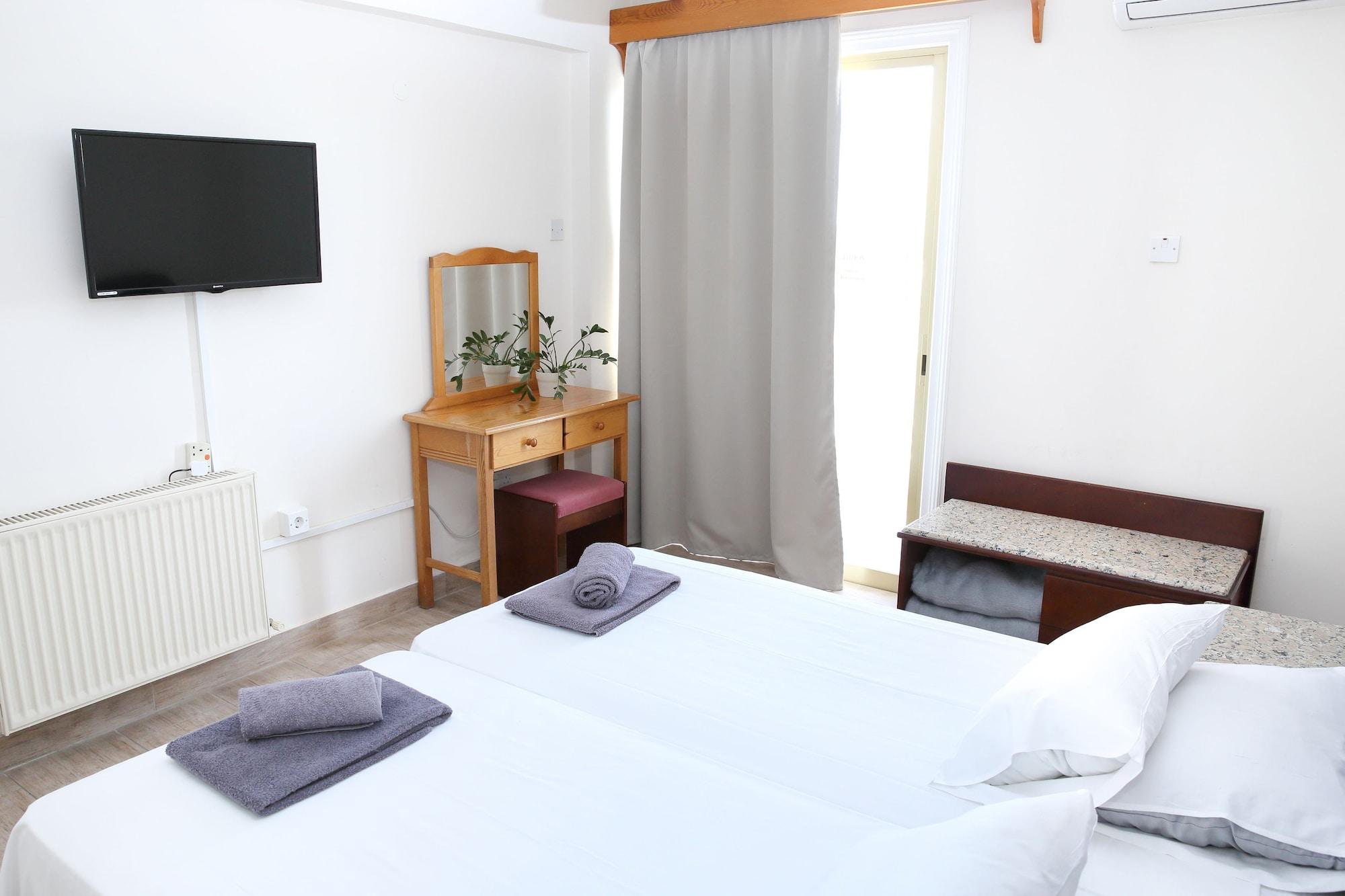 Antonis G. Hotel Apartments 보로클리니 외부 사진