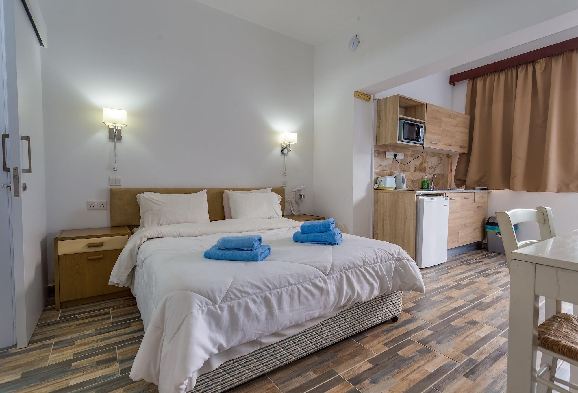 Antonis G. Hotel Apartments 보로클리니 외부 사진