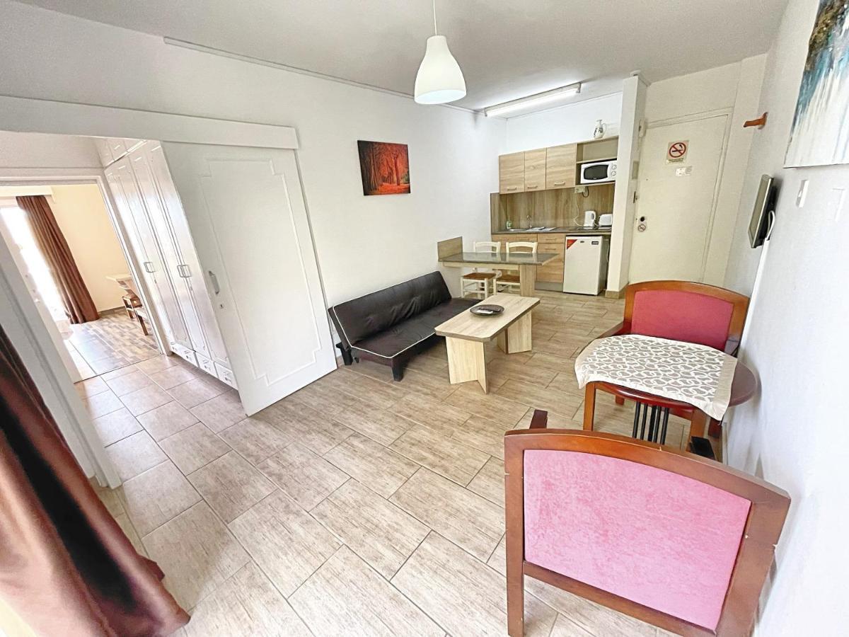 Antonis G. Hotel Apartments 보로클리니 외부 사진