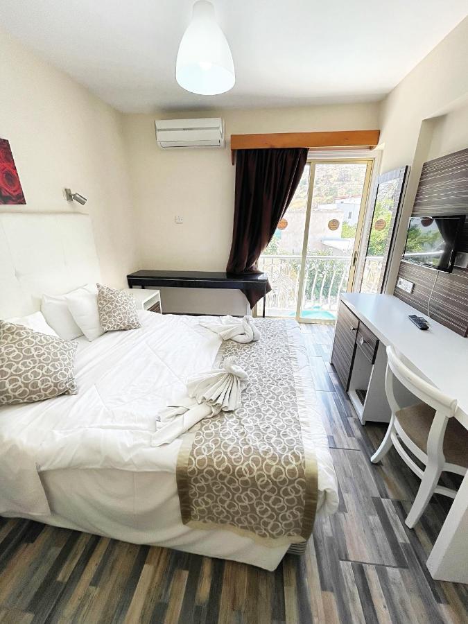Antonis G. Hotel Apartments 보로클리니 외부 사진