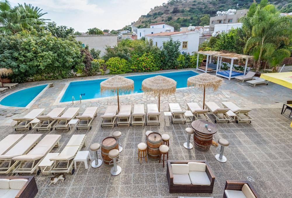 Antonis G. Hotel Apartments 보로클리니 외부 사진